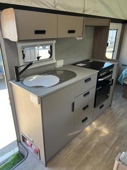 2023 Jayco Journey 17.55-8