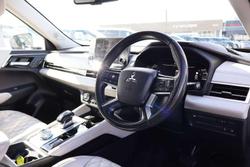 2022 Mitsubishi Outlander Exceed