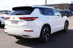 2022 Mitsubishi Outlander Exceed