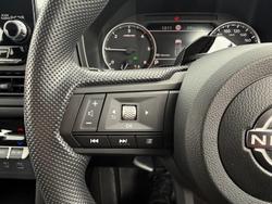 2025 Nissan Navara SL