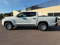 2025 Nissan Navara SL