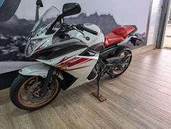 2010 Yamaha FZ6R WHITE