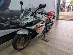 2010 Yamaha FZ6R WHITE