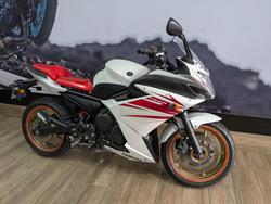 2010 Yamaha FZ6R WHITE