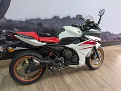 2010 Yamaha FZ6R WHITE