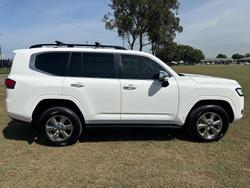 2024 Toyota Landcruiser Sahara