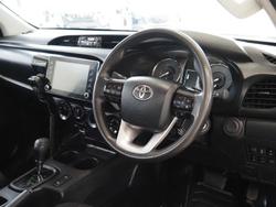 2024 Toyota Hilux SR