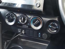 2024 Toyota Hilux SR