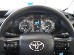 2024 Toyota Hilux SR