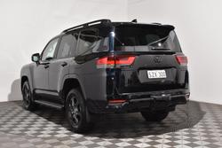 2025 Toyota Landcruiser Sahara ZX