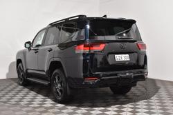2025 Toyota Landcruiser Sahara ZX
