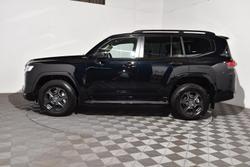 2025 Toyota Landcruiser Sahara ZX