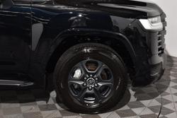2025 Toyota Landcruiser Sahara ZX