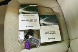 2025 Toyota Landcruiser Sahara ZX