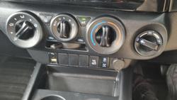 2022 Toyota Hilux SR