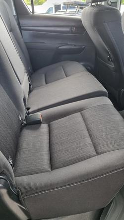 2022 Toyota Hilux SR