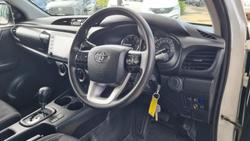 2022 Toyota Hilux SR