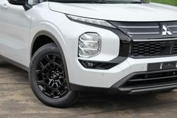 2026 Mitsubishi Outlander LS