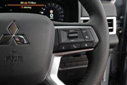 2026 Mitsubishi Outlander LS