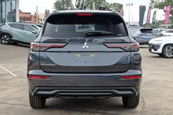 2026 Mitsubishi Outlander LS