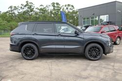 2026 Mitsubishi Outlander LS