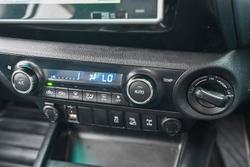 2016 Toyota Hilux SR5