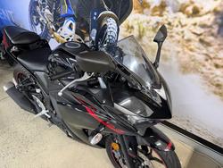 2015 Yamaha YZF-R3 BLACK