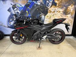 2015 Yamaha YZF-R3 BLACK
