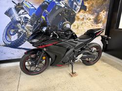 2015 Yamaha YZF-R3 BLACK