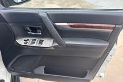 2014 Mitsubishi Pajero Exceed NW MY14 4X4 Dual Range White