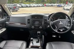 2014 Mitsubishi Pajero Exceed NW MY14 4X4 Dual Range White