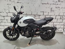 2026 Triumph Trident 660 Trident White