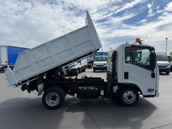 2015 Isuzu N Series NLR 200