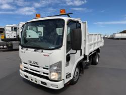 2015 Isuzu N Series NLR 200 Truck