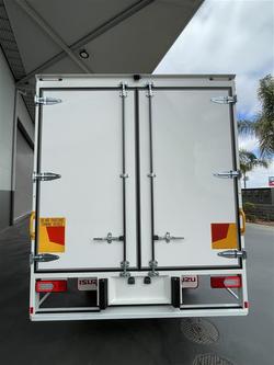 2025 Isuzu Nqr 88-190 Am D42