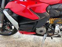 2023 DUCATI STREETFIGHTER V2 Red
