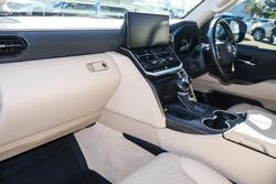 2024 Toyota Landcruiser VX