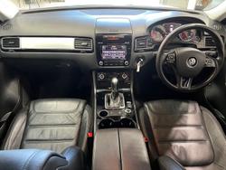 2014 Volkswagen Touareg 150TDI 7P MY14 Four Wheel Drive Pure White