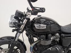 Triumph 2013 TRIUMPH 865CC BONNEVILLE A2 Black
