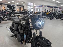 Triumph 2013 TRIUMPH 865CC BONNEVILLE A2 Black