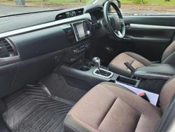 2017 Toyota Hilux SR5