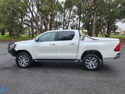 2017 Toyota Hilux SR5