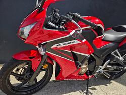 2017 Honda CBR300R RED