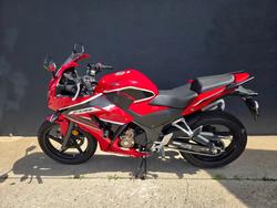 2017 Honda CBR300R RED
