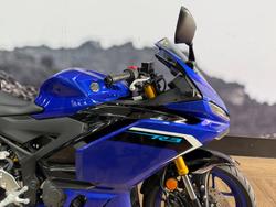 2025 Yamaha YZF-R3 BLUE