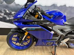 2025 Yamaha YZF-R3 BLUE