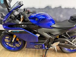 2025 Yamaha YZF-R3 BLUE