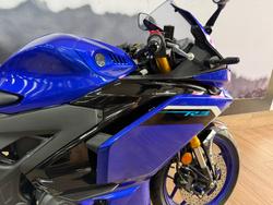 2025 Yamaha YZF-R3 BLUE