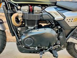 2026 TRIUMPH SCRAMBLER 900 KHAKI