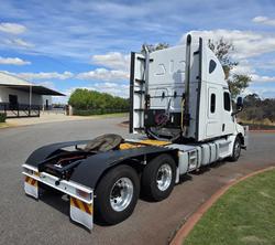2022 Freightliner Cascadia WHITE